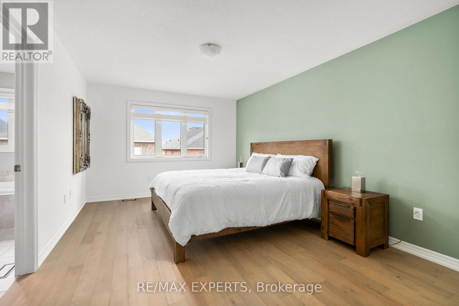 33 Frederick Taylor Way, East Gwillimbury (Mt Albert), Ontario  L0G 1M0 - Photo 26 - N13000208