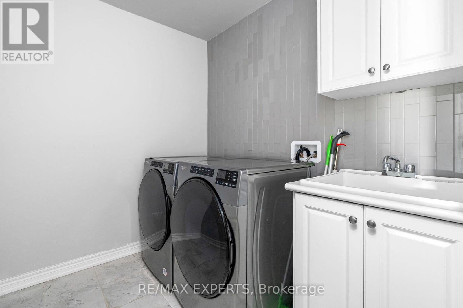 33 Frederick Taylor Way, East Gwillimbury (Mt Albert), Ontario  L0G 1M0 - Photo 38 - N13000208