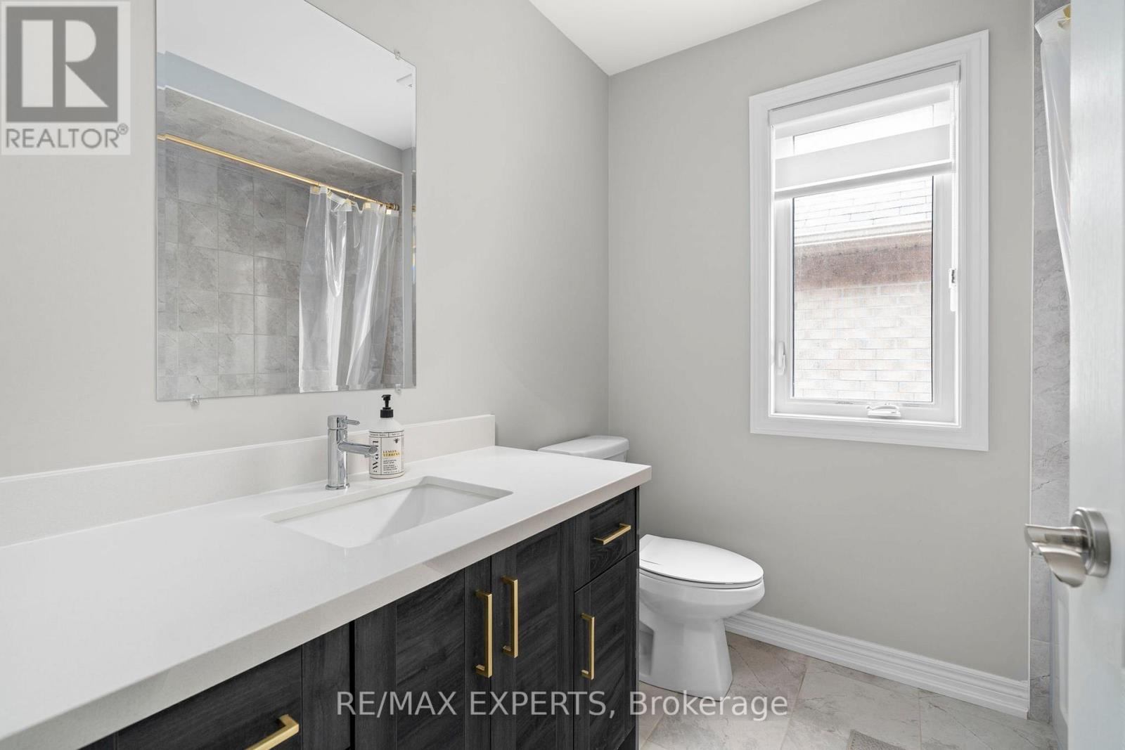 33 Frederick Taylor Way, East Gwillimbury (Mt Albert), Ontario  L0G 1M0 - Photo 39 - N13000208