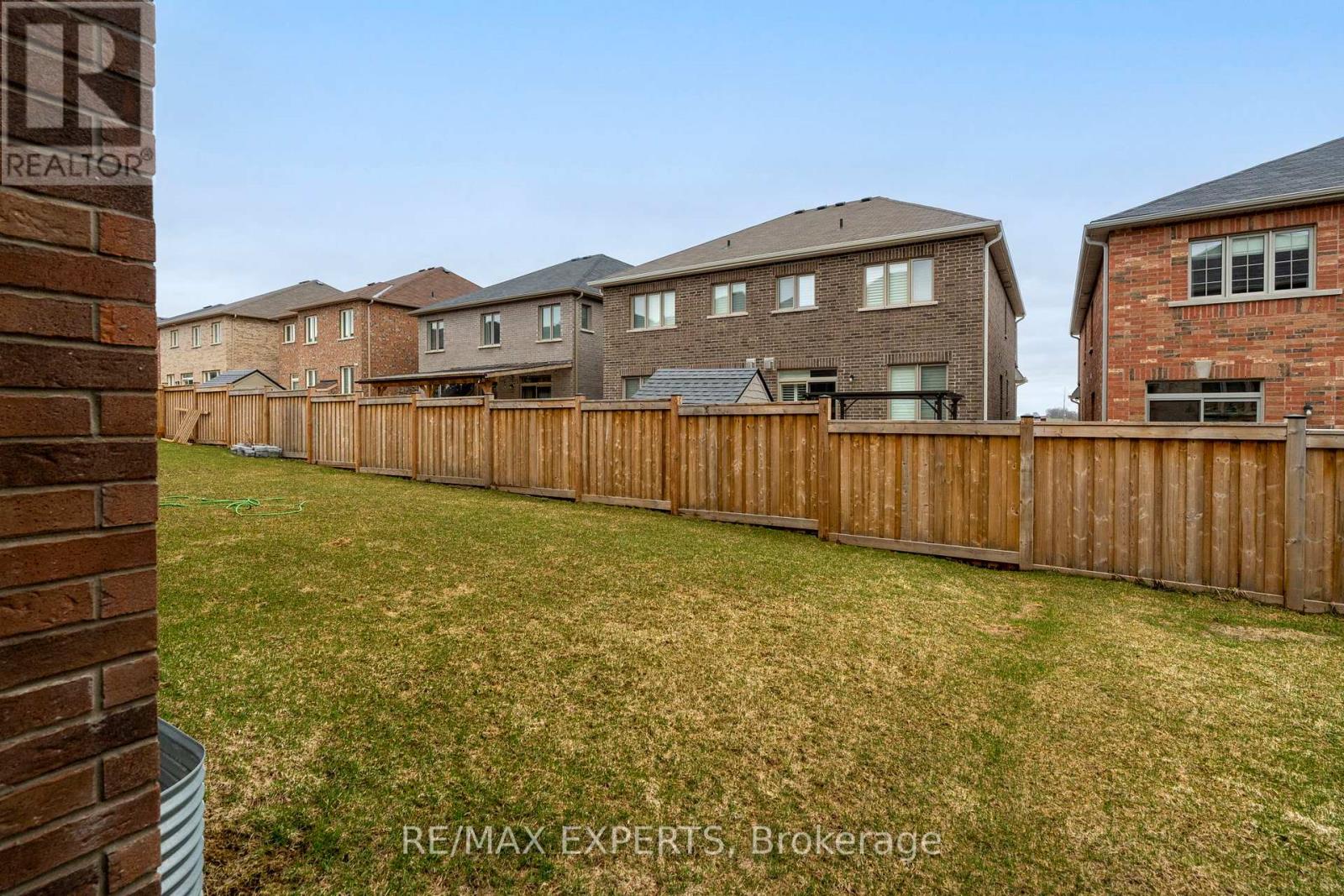 33 Frederick Taylor Way, East Gwillimbury (Mt Albert), Ontario  L0G 1M0 - Photo 42 - N13000208