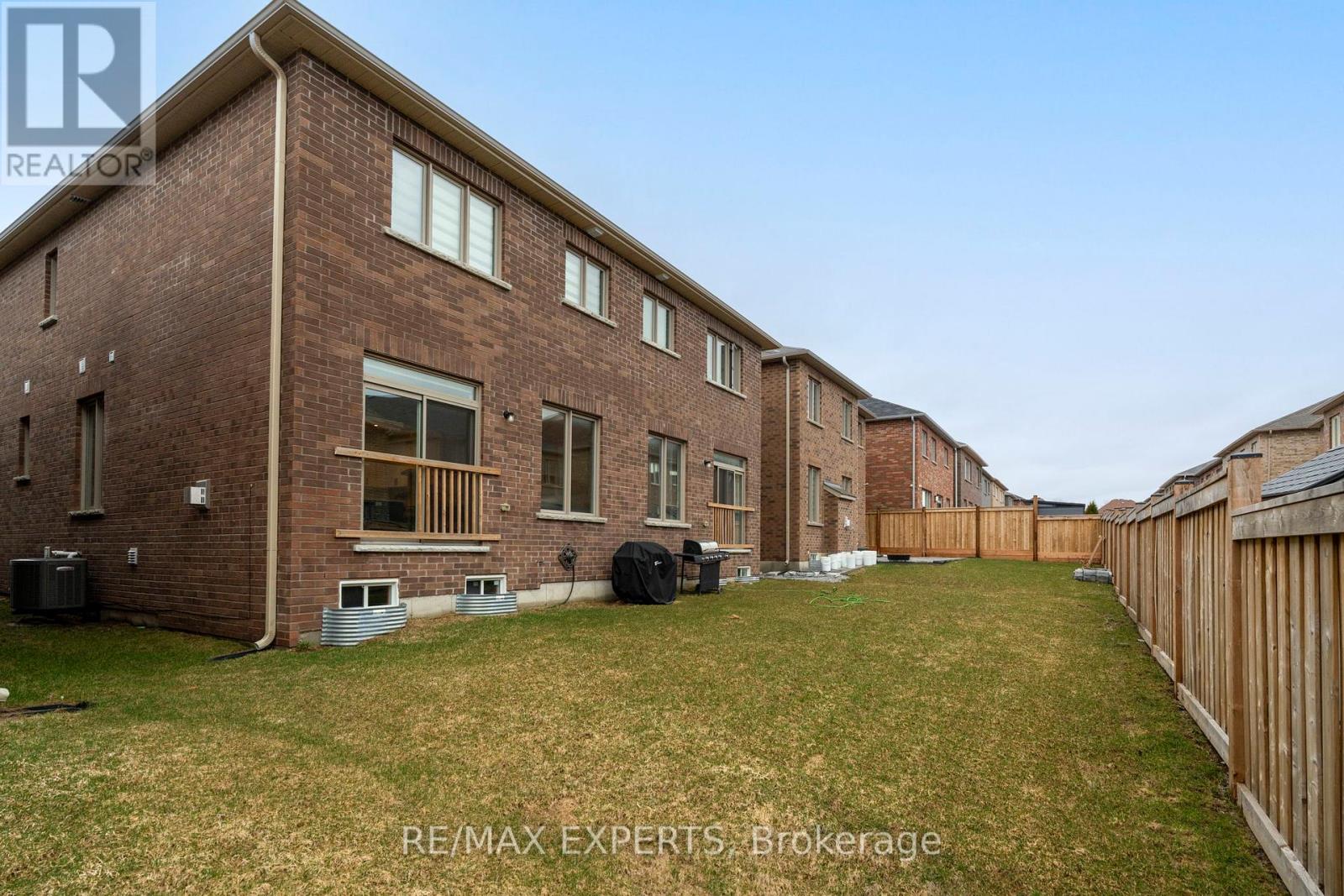 33 Frederick Taylor Way, East Gwillimbury (Mt Albert), Ontario  L0G 1M0 - Photo 43 - N13000208