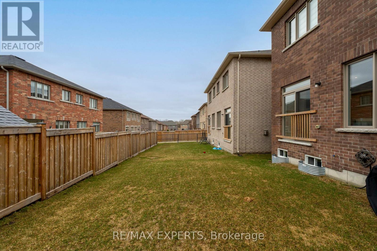 33 Frederick Taylor Way, East Gwillimbury (Mt Albert), Ontario  L0G 1M0 - Photo 44 - N13000208