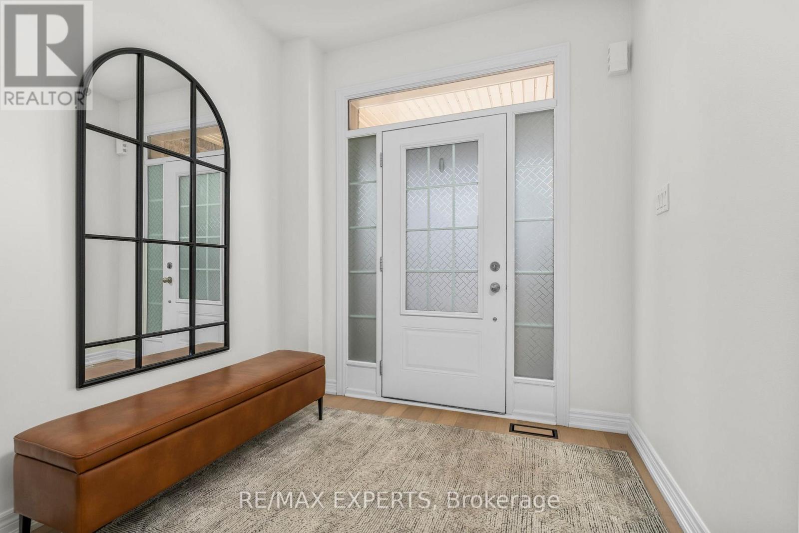 33 Frederick Taylor Way, East Gwillimbury (Mt Albert), Ontario  L0G 1M0 - Photo 5 - N13000208