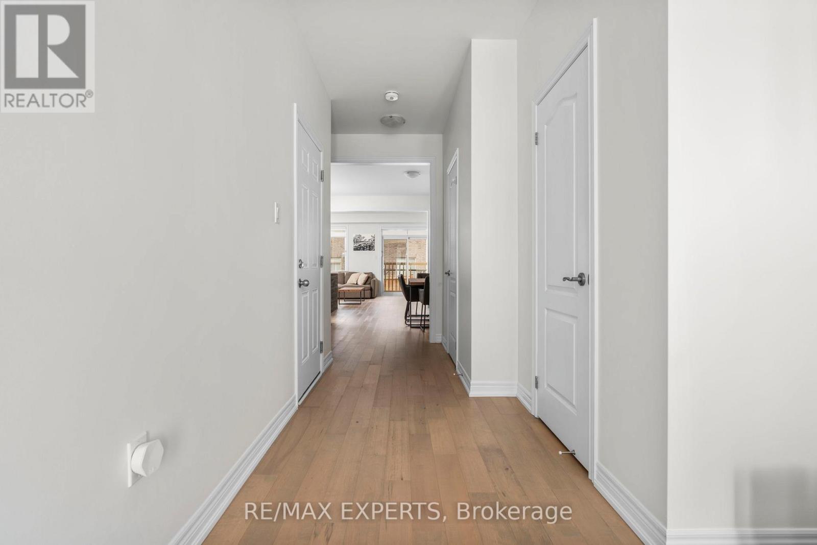 33 Frederick Taylor Way, East Gwillimbury (Mt Albert), Ontario  L0G 1M0 - Photo 7 - N13000208