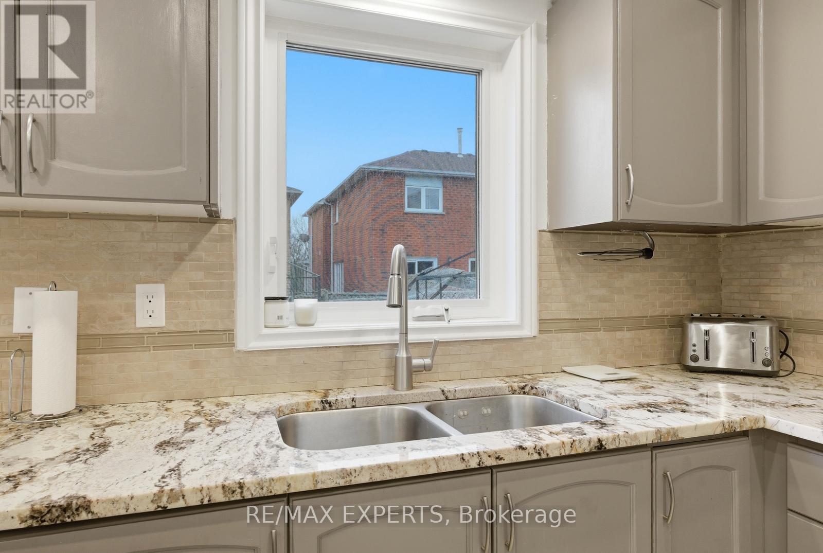 22 Wedgewood Place, Vaughan, Ontario  L4K 4X7 - Photo 14 - N13000300