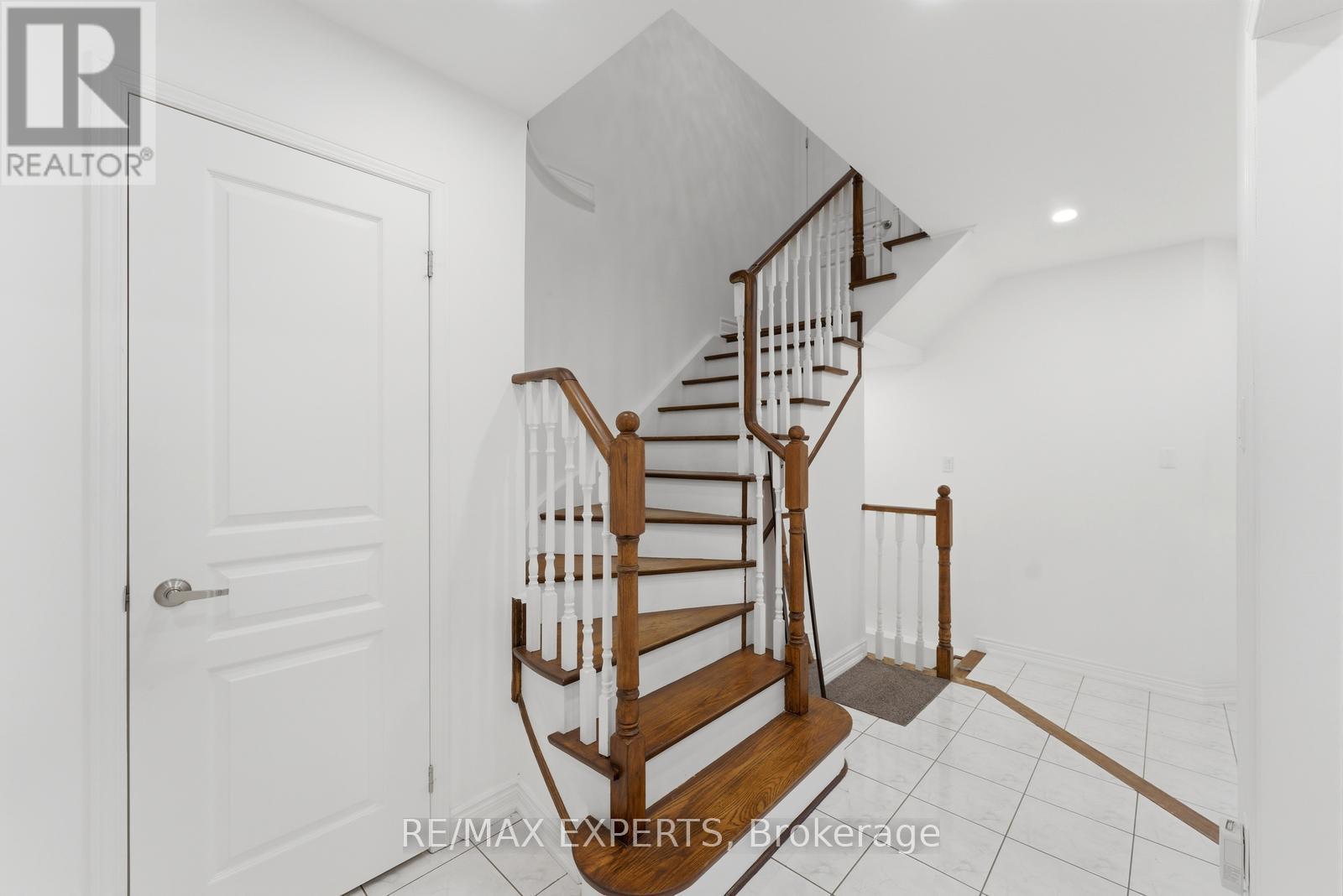 22 Wedgewood Place, Vaughan, Ontario  L4K 4X7 - Photo 5 - N13000300