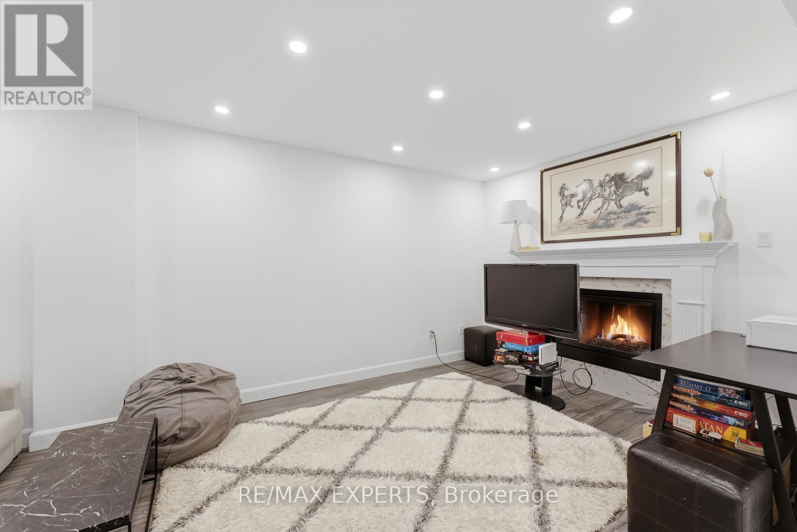 22 Wedgewood Place, Vaughan, Ontario  L4K 4X7 - Photo 7 - N13000300