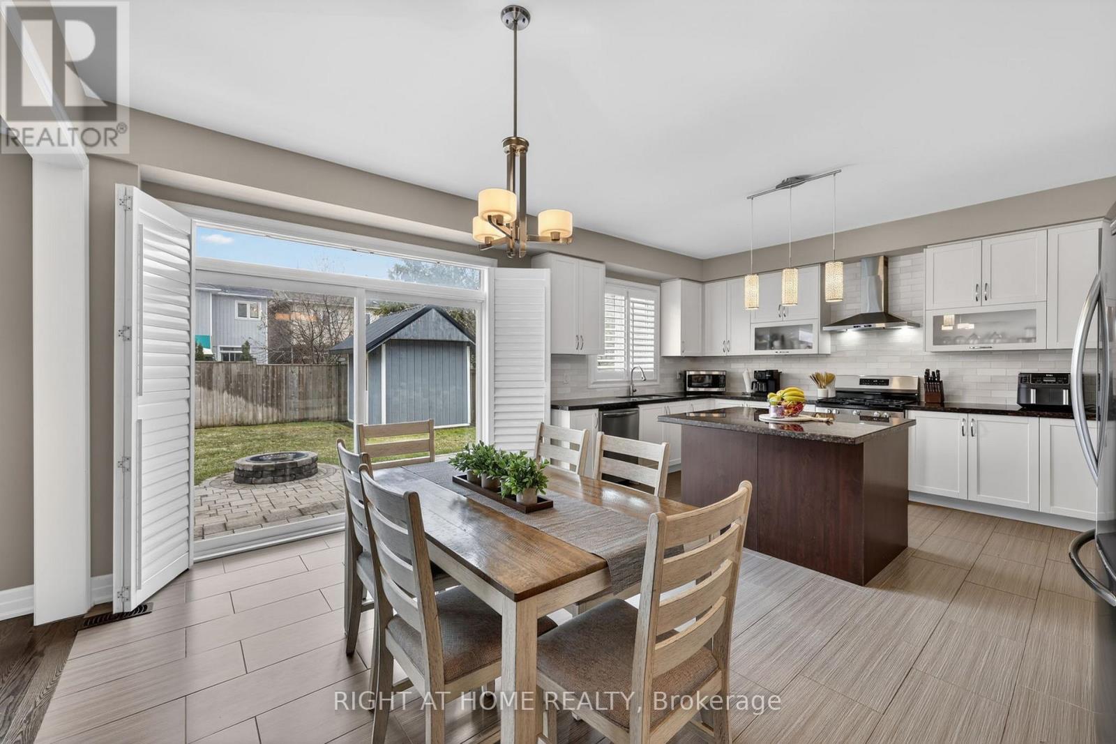 61 Latimer Avenue, Essa, Ontario  L3W 0N3 - Photo 12 - N13000306