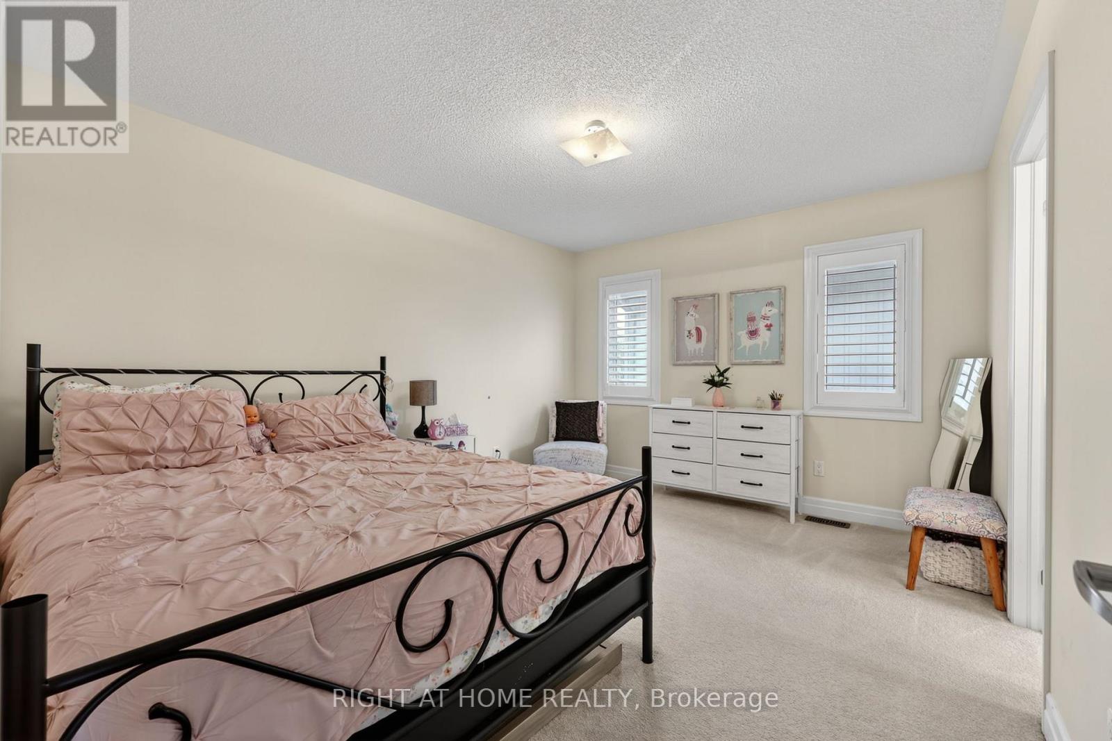 61 Latimer Avenue, Essa, Ontario  L3W 0N3 - Photo 29 - N13000306