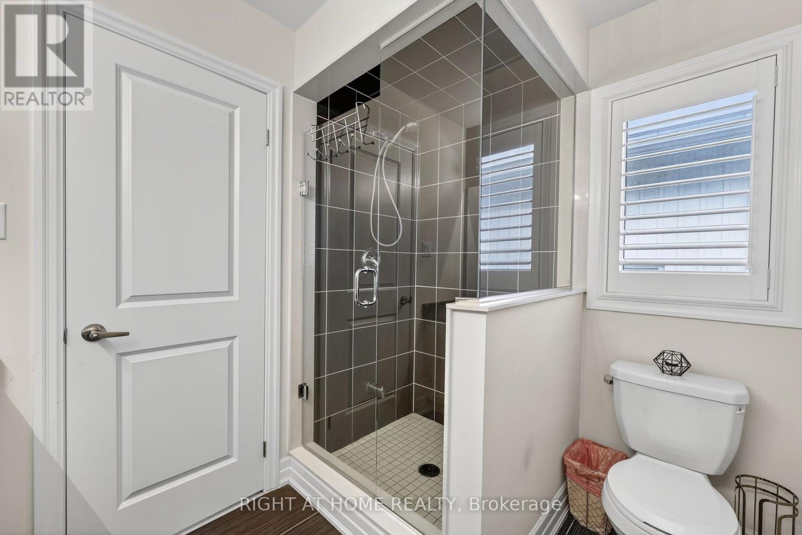 61 Latimer Avenue, Essa, Ontario  L3W 0N3 - Photo 32 - N13000306