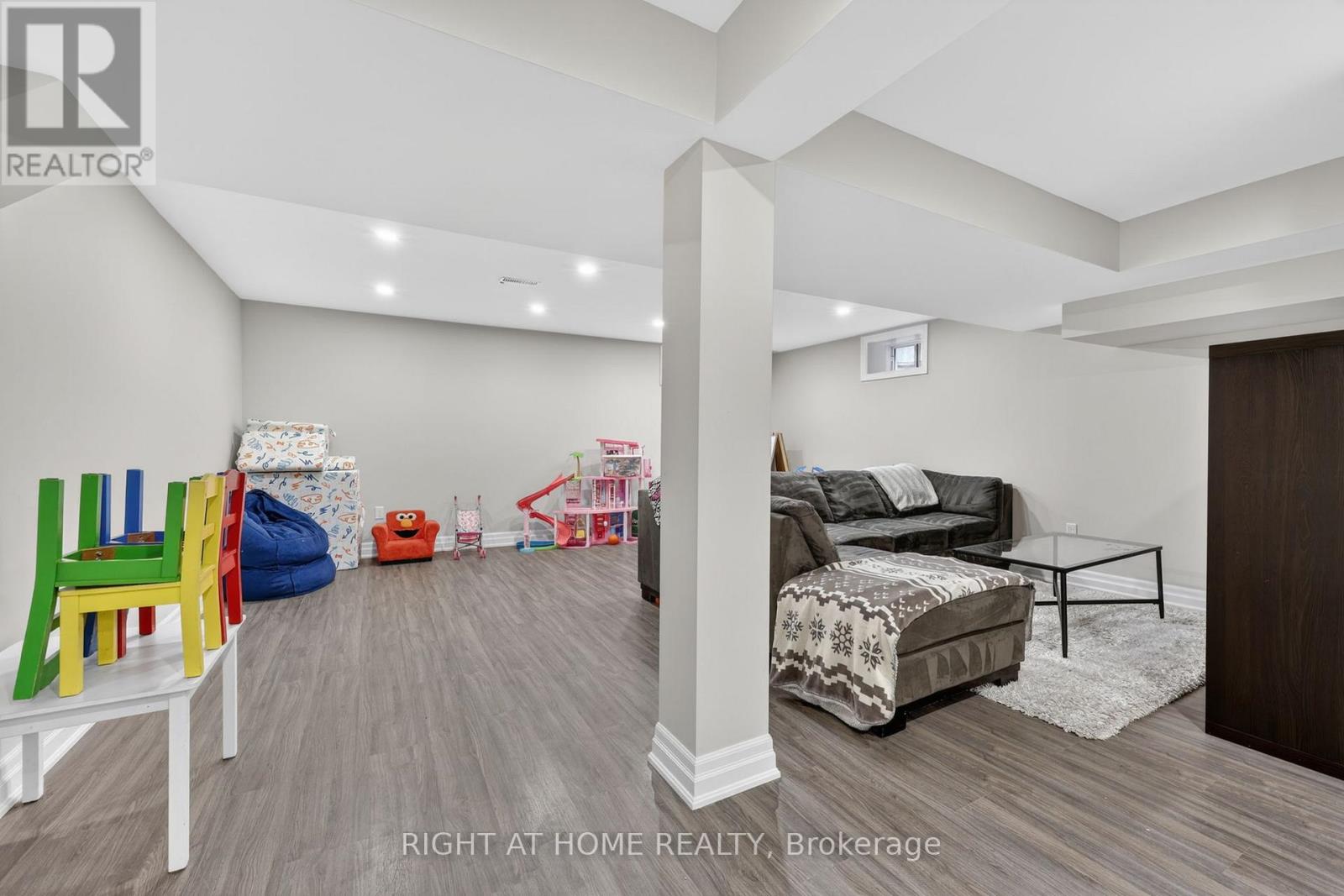 61 Latimer Avenue, Essa, Ontario  L3W 0N3 - Photo 33 - N13000306