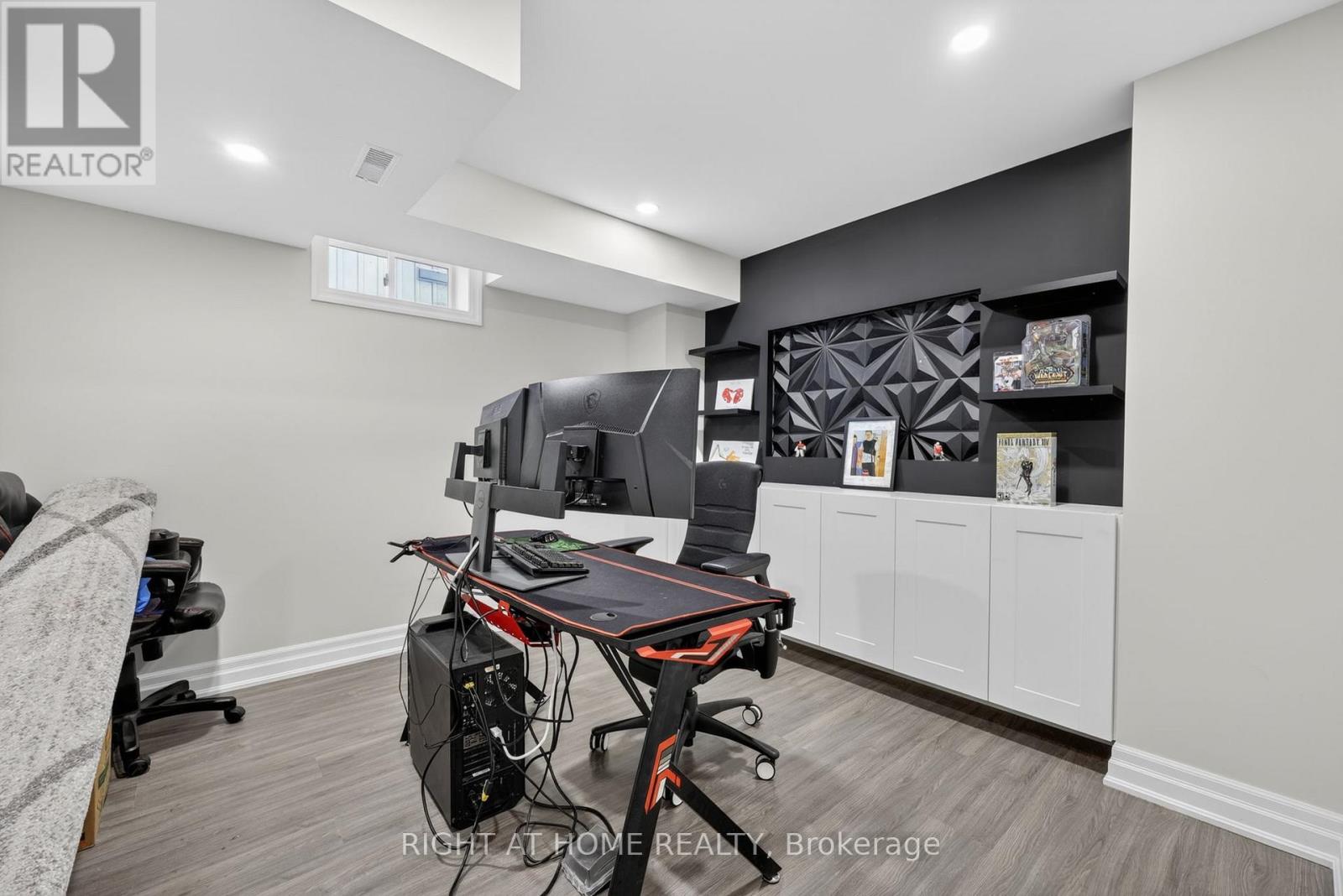 61 Latimer Avenue, Essa, Ontario  L3W 0N3 - Photo 36 - N13000306