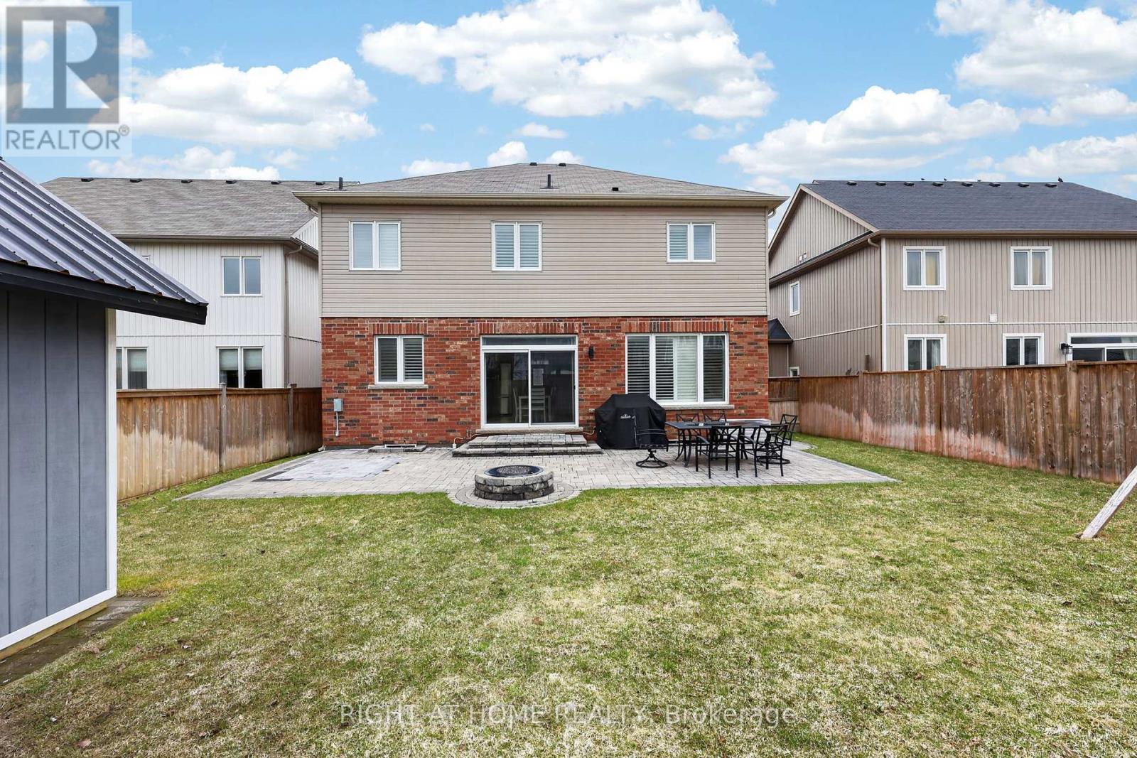 61 Latimer Avenue, Essa, Ontario  L3W 0N3 - Photo 40 - N13000306