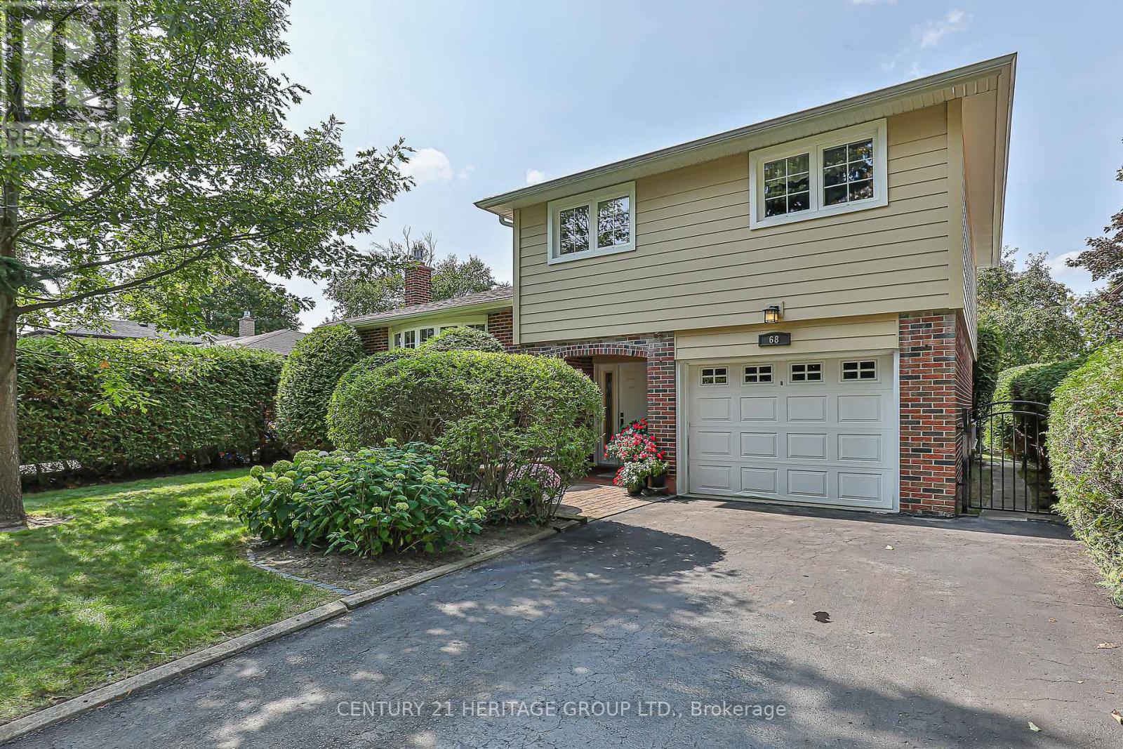 68 Highland Avenue, Newmarket, Ontario  L3Y 3H8 - Photo 2 - N13000308