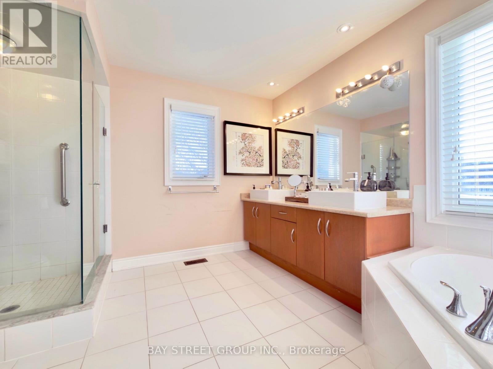 6 Welter Court, Richmond Hill, Ontario  L4S 1E9 - Photo 31 - N13000322