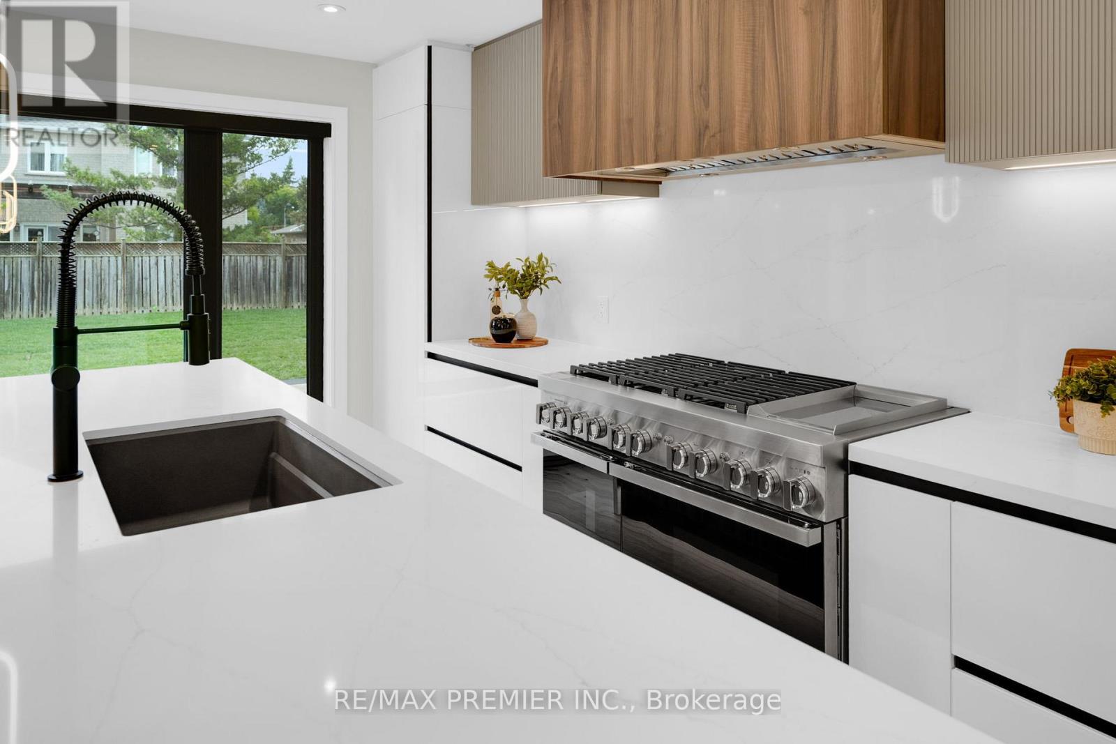 19 Polo Crescent, Vaughan, Ontario  L4L 8W6 - Photo 17 - N13000332