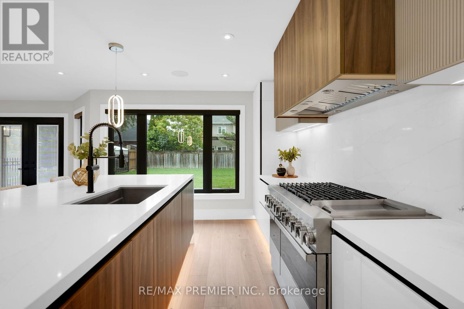 19 Polo Crescent, Vaughan, Ontario  L4L 8W6 - Photo 18 - N13000332