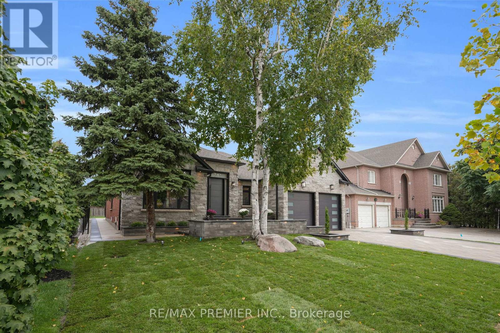 19 Polo Crescent, Vaughan, Ontario  L4L 8W6 - Photo 2 - N13000332