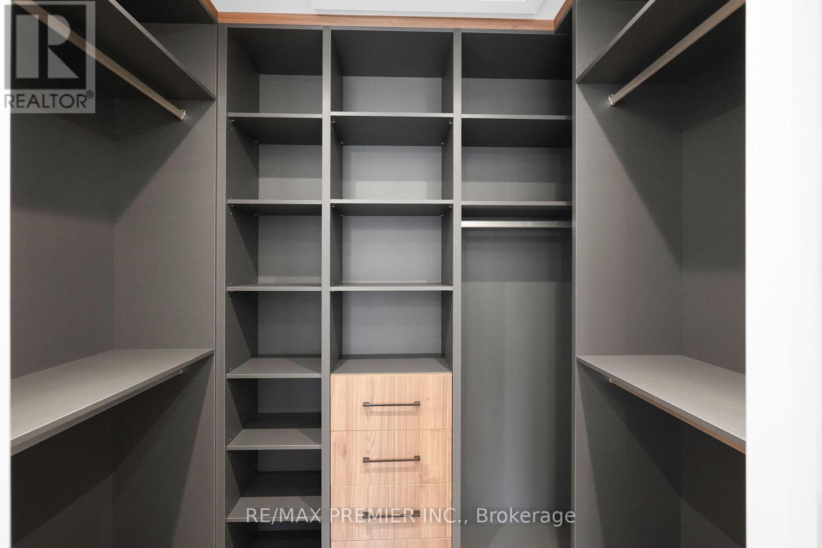 19 Polo Crescent, Vaughan, Ontario  L4L 8W6 - Photo 35 - N13000332