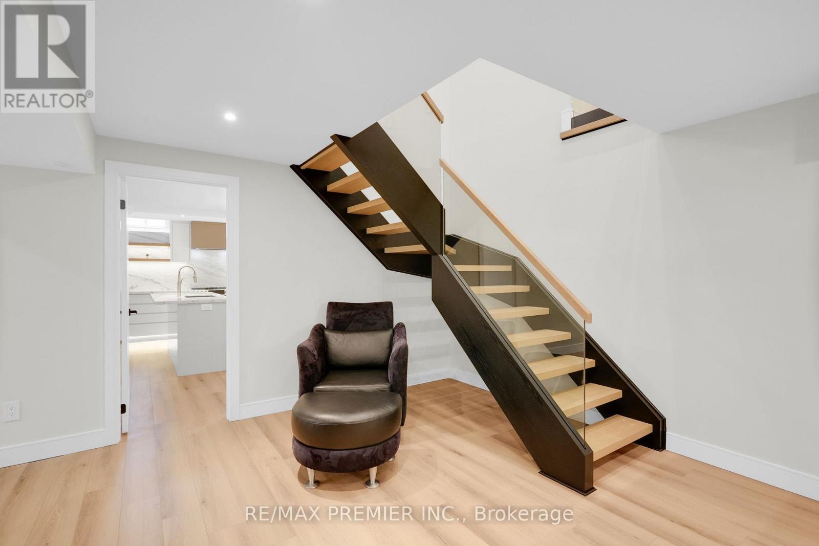 19 Polo Crescent, Vaughan, Ontario  L4L 8W6 - Photo 40 - N13000332