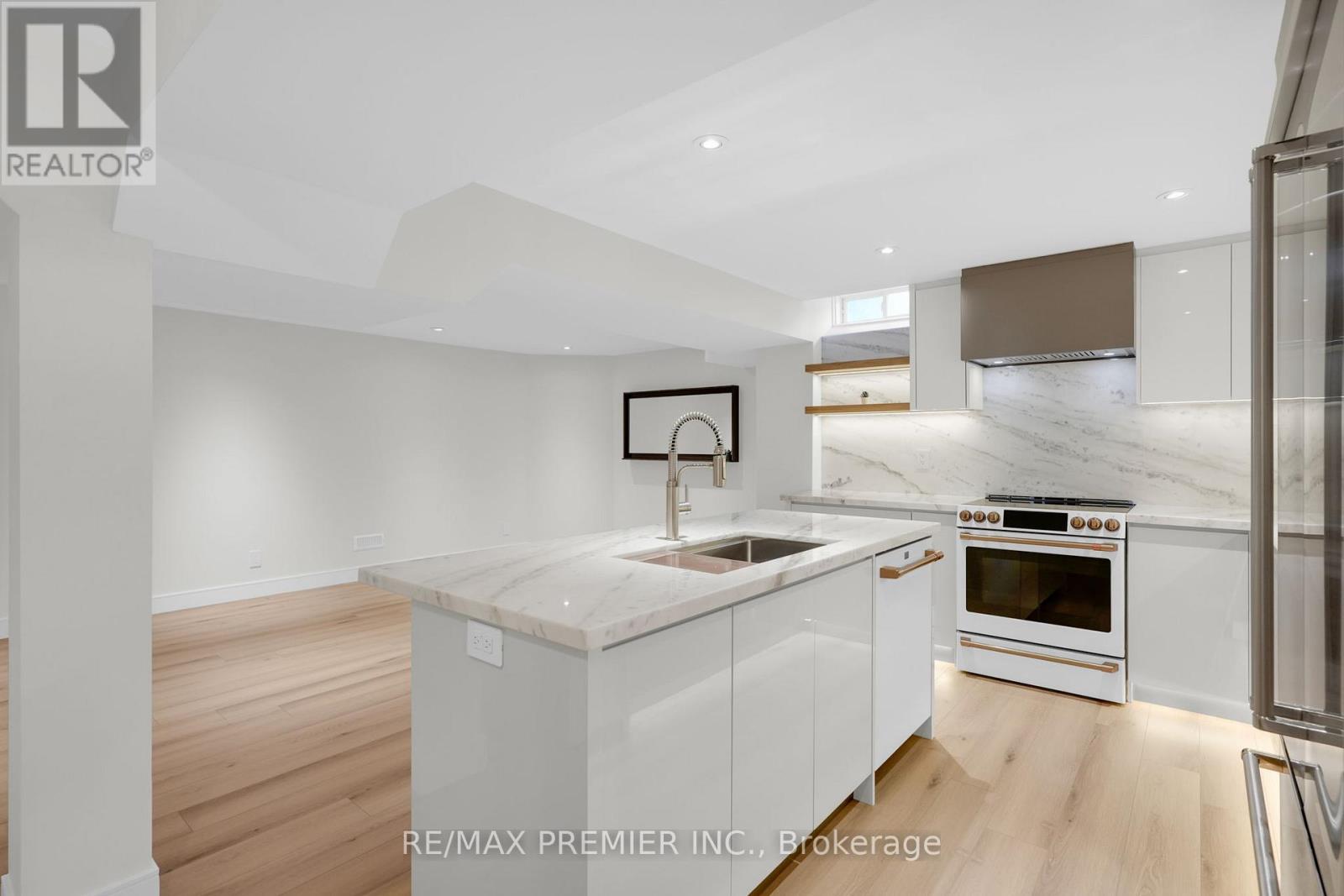 19 Polo Crescent, Vaughan, Ontario  L4L 8W6 - Photo 43 - N13000332