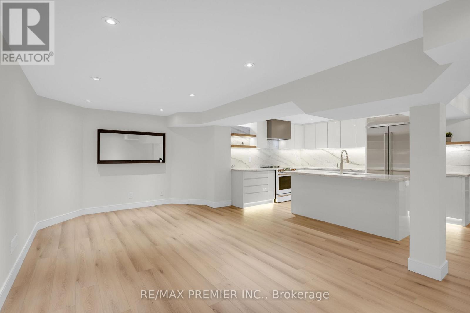 19 Polo Crescent, Vaughan, Ontario  L4L 8W6 - Photo 44 - N13000332