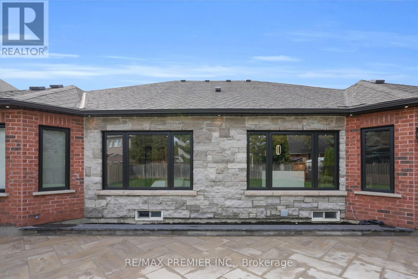 19 Polo Crescent, Vaughan, Ontario  L4L 8W6 - Photo 50 - N13000332