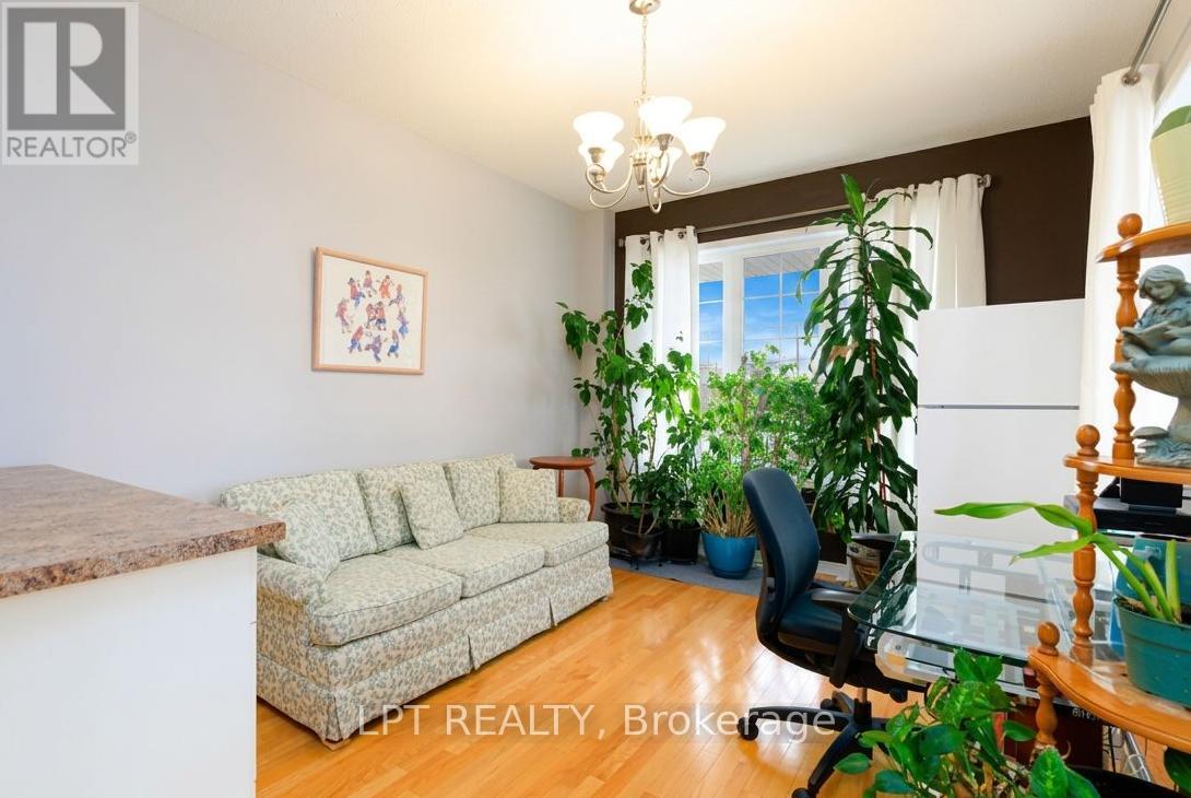 38 Pacfic Rim Court, Richmond Hill, Ontario  L4E 0W8 - Photo 11 - N13000370