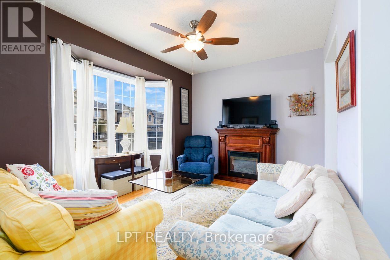 38 Pacfic Rim Court, Richmond Hill, Ontario  L4E 0W8 - Photo 14 - N13000370