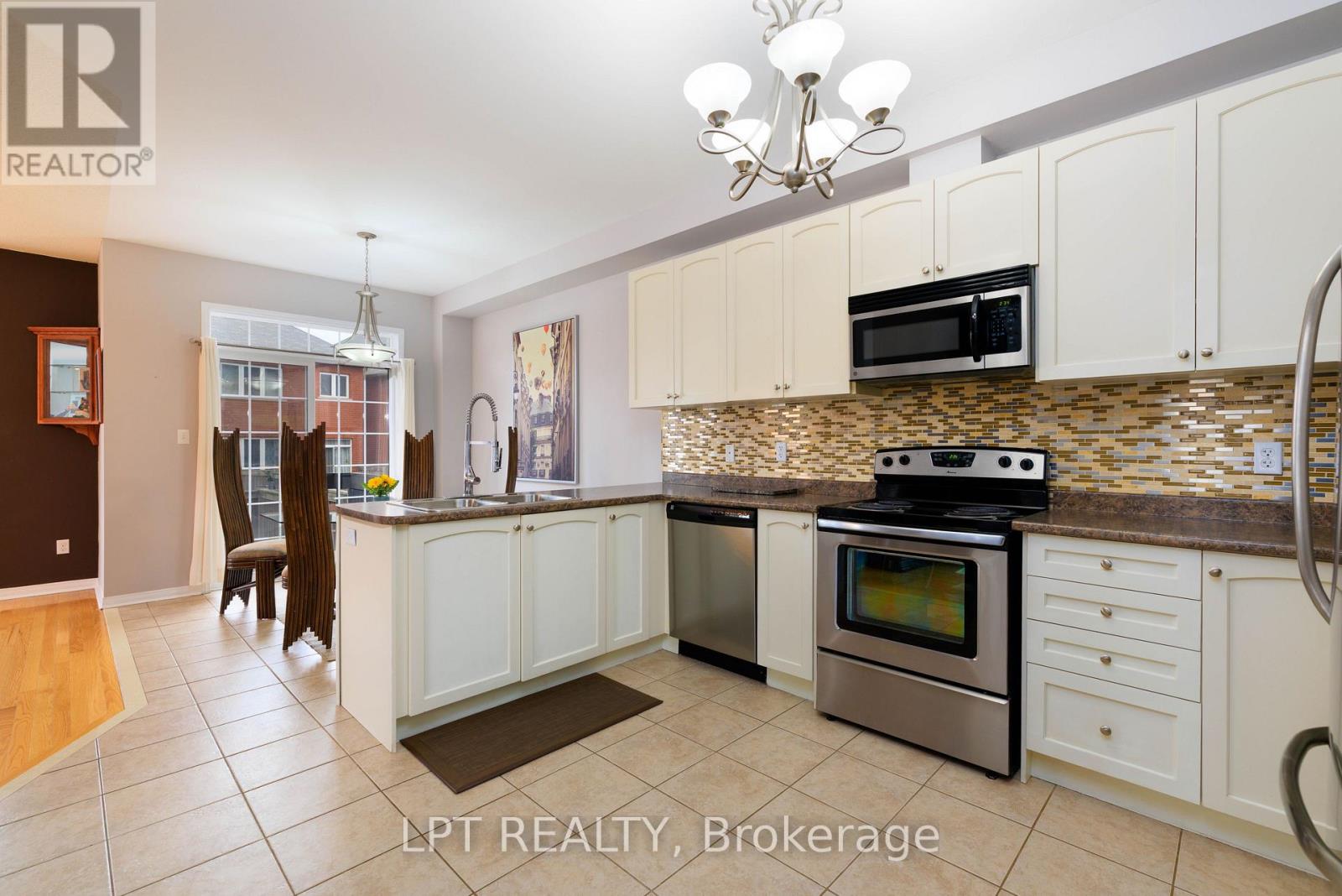 38 Pacfic Rim Court, Richmond Hill, Ontario  L4E 0W8 - Photo 17 - N13000370