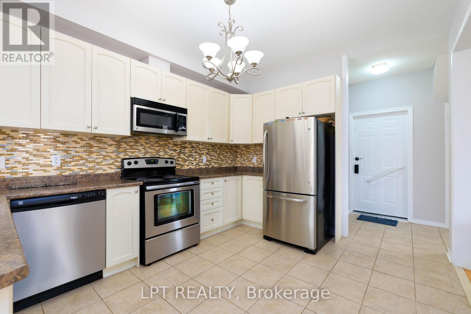 38 Pacfic Rim Court, Richmond Hill, Ontario  L4E 0W8 - Photo 18 - N13000370