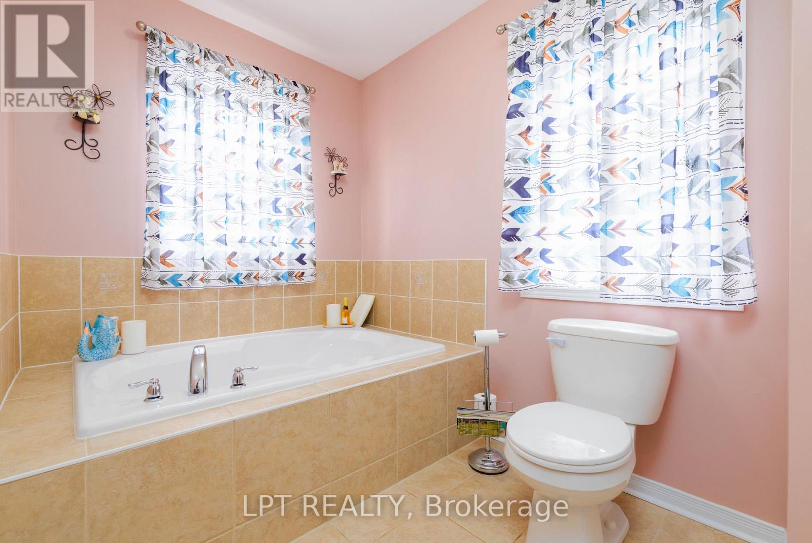 38 Pacfic Rim Court, Richmond Hill, Ontario  L4E 0W8 - Photo 27 - N13000370