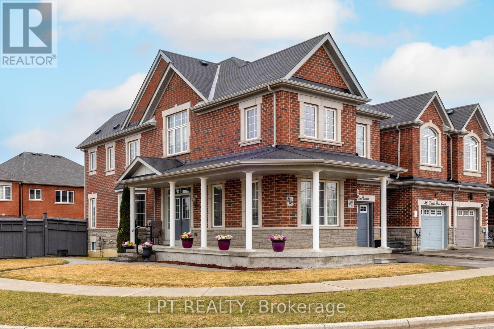 38 Pacfic Rim Court, Richmond Hill, Ontario  L4E 0W8 - Photo 4 - N13000370