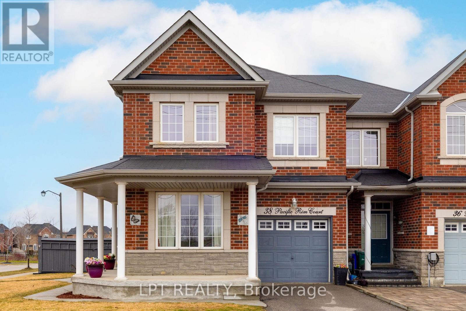 38 Pacfic Rim Court, Richmond Hill, Ontario  L4E 0W8 - Photo 5 - N13000370