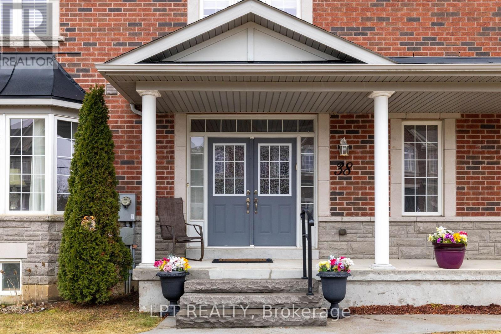 38 Pacfic Rim Court, Richmond Hill, Ontario  L4E 0W8 - Photo 7 - N13000370