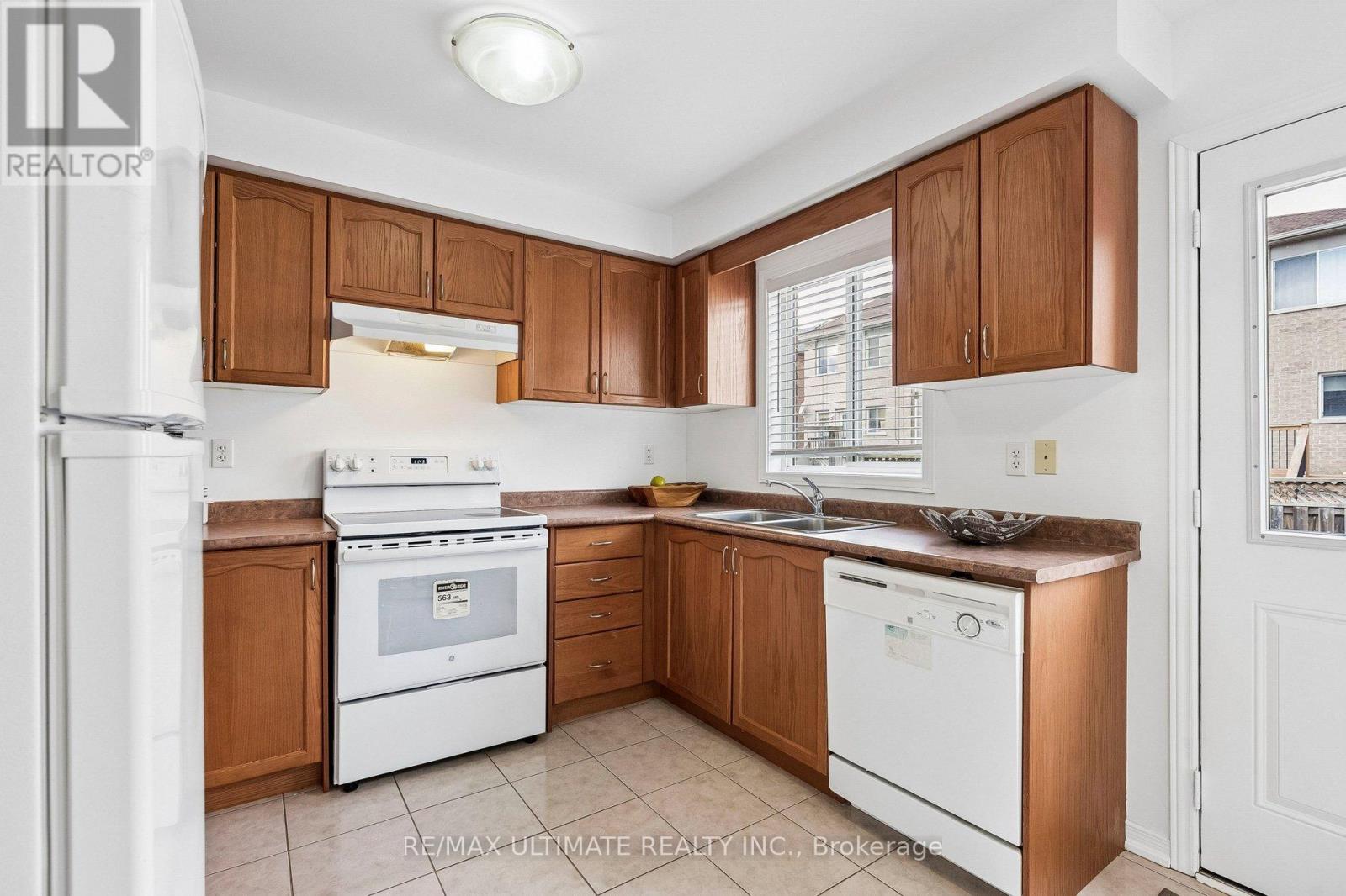 578 Reeves Way Boulevard, Whitchurch-Stouffville, Ontario  L4A 0T3 - Photo 15 - N13000466