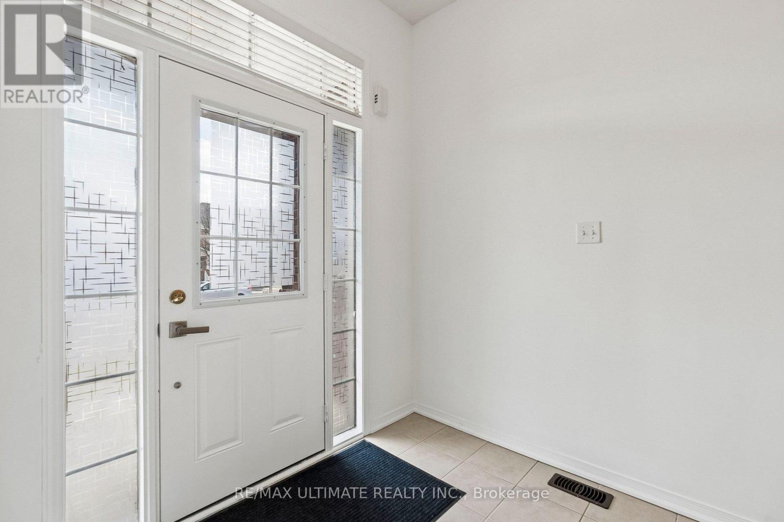 578 Reeves Way Boulevard, Whitchurch-Stouffville, Ontario  L4A 0T3 - Photo 3 - N13000466