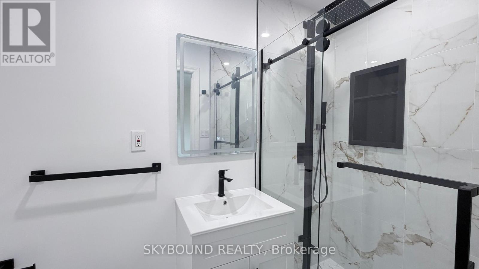 1298 Forest Hill, Oakville, Ontario  L6H 2S4 - Photo 24 - W12974184