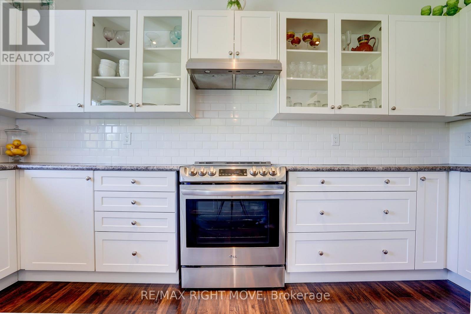 15 Keyzer Drive, Oro-Medonte, Ontario  L3V 8N7 - Photo 10 - S13000194