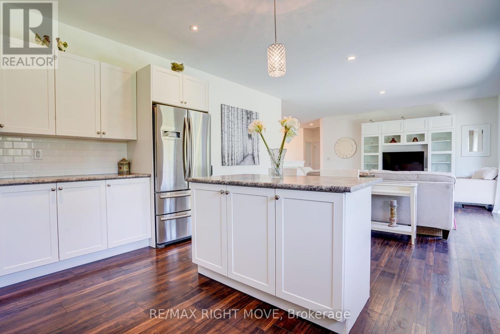 15 Keyzer Drive, Oro-Medonte, Ontario  L3V 8N7 - Photo 8 - S13000194