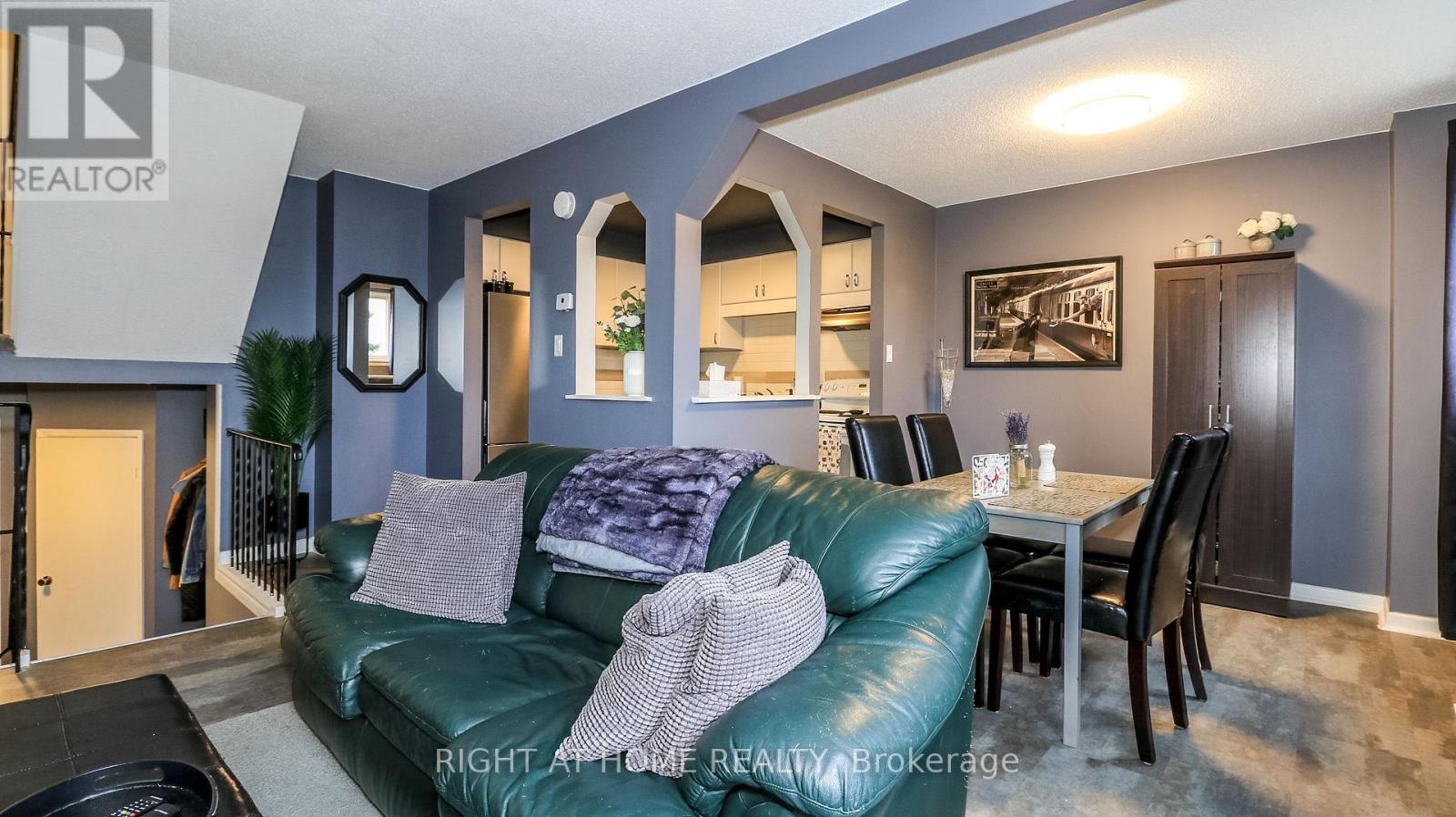 21 Robin Court, Barrie, Ontario  L4M 5L9 - Photo 11 - S13000282