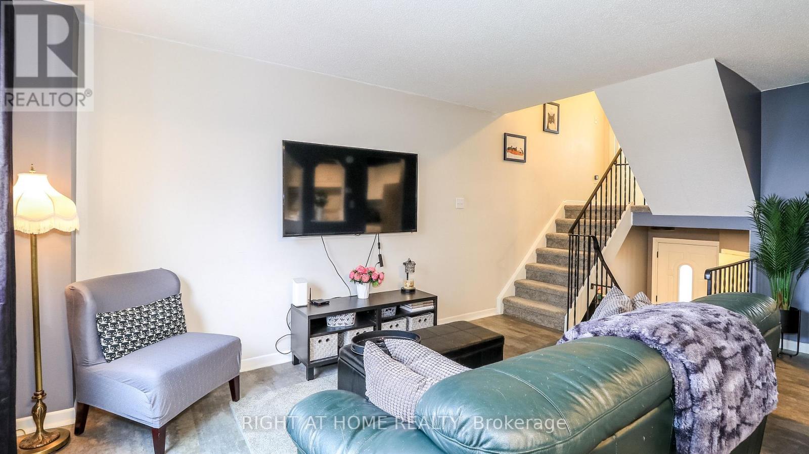 21 Robin Court, Barrie, Ontario  L4M 5L9 - Photo 12 - S13000282