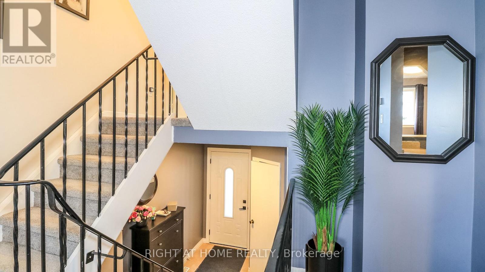 21 Robin Court, Barrie, Ontario  L4M 5L9 - Photo 13 - S13000282