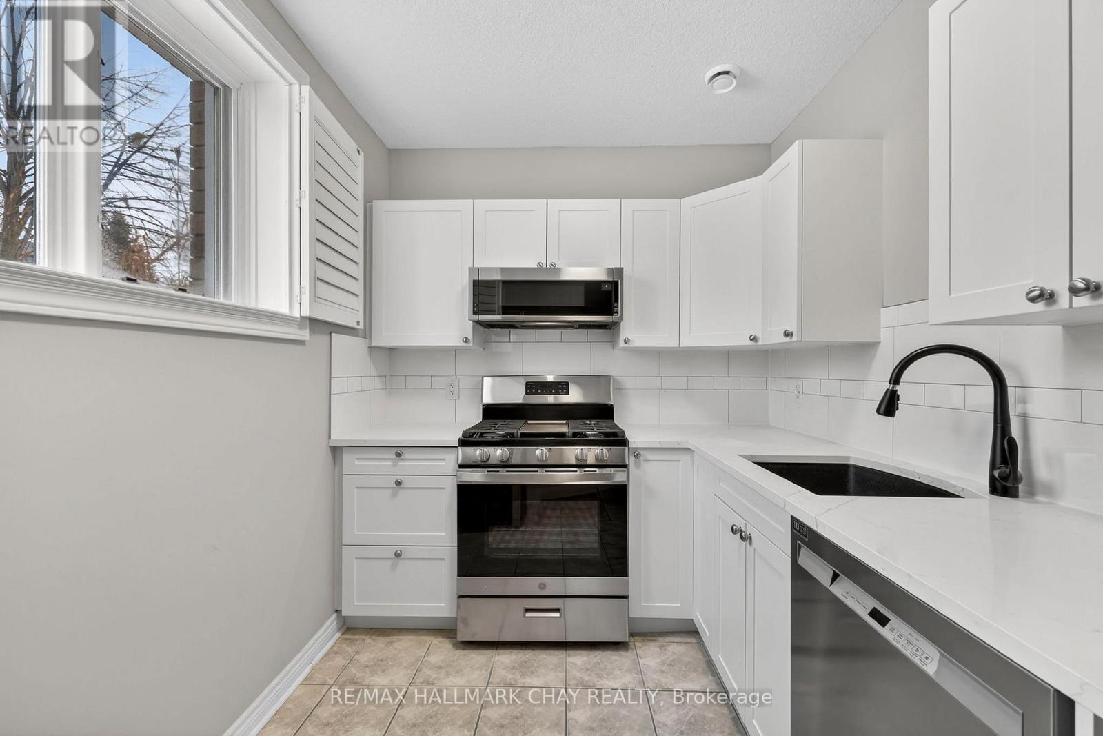 Lower - 6 Grouse Glen, Barrie, Ontario  L4N 7Z4 - Photo 11 - S13000290