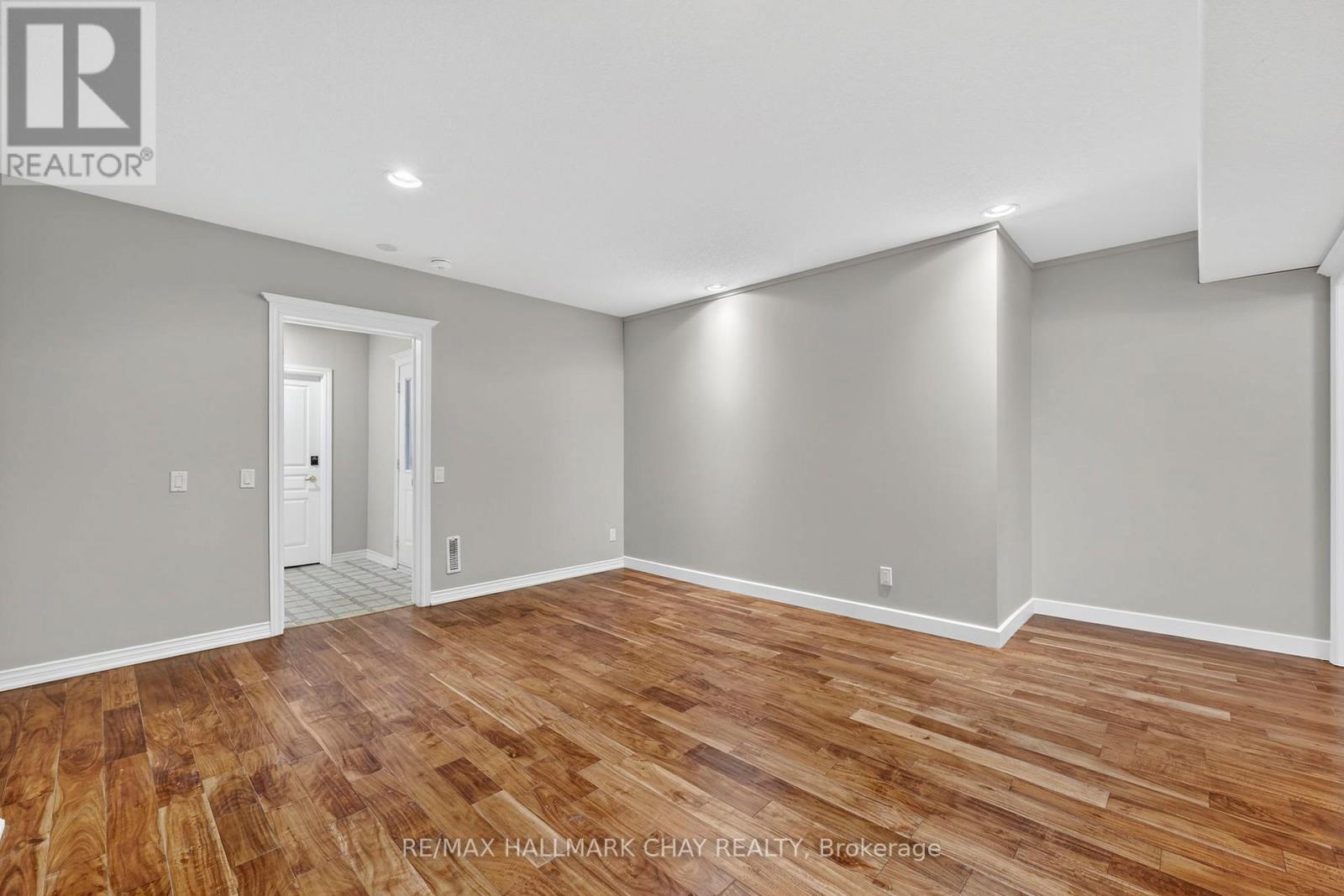 Lower - 6 Grouse Glen, Barrie, Ontario  L4N 7Z4 - Photo 8 - S13000290