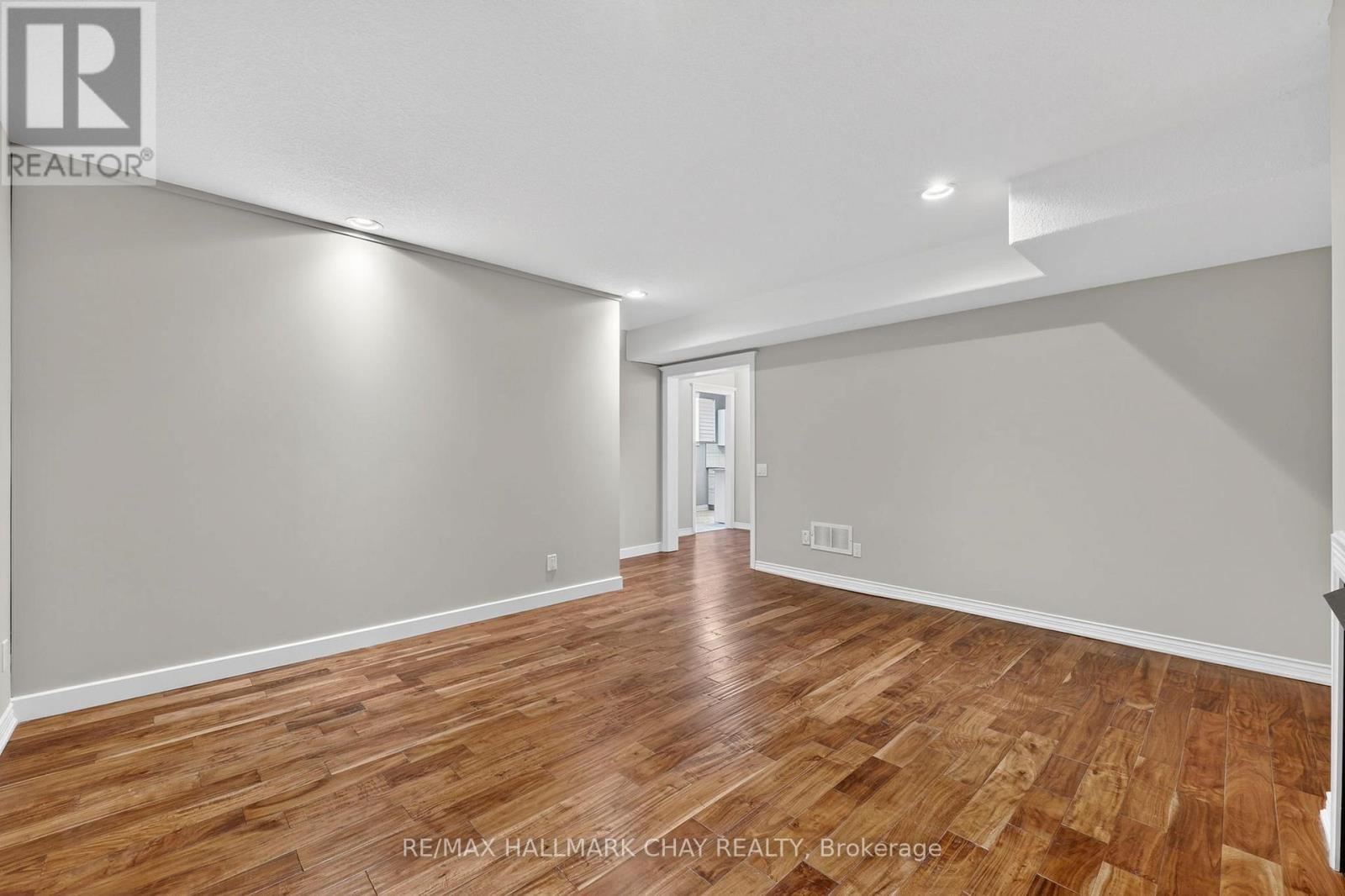 Lower - 6 Grouse Glen, Barrie, Ontario  L4N 7Z4 - Photo 9 - S13000290