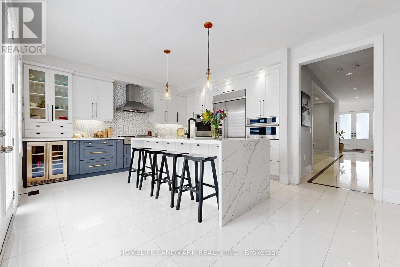 158 WALTER ENGLISH DRIVE, East Gwillimbury, Ontario