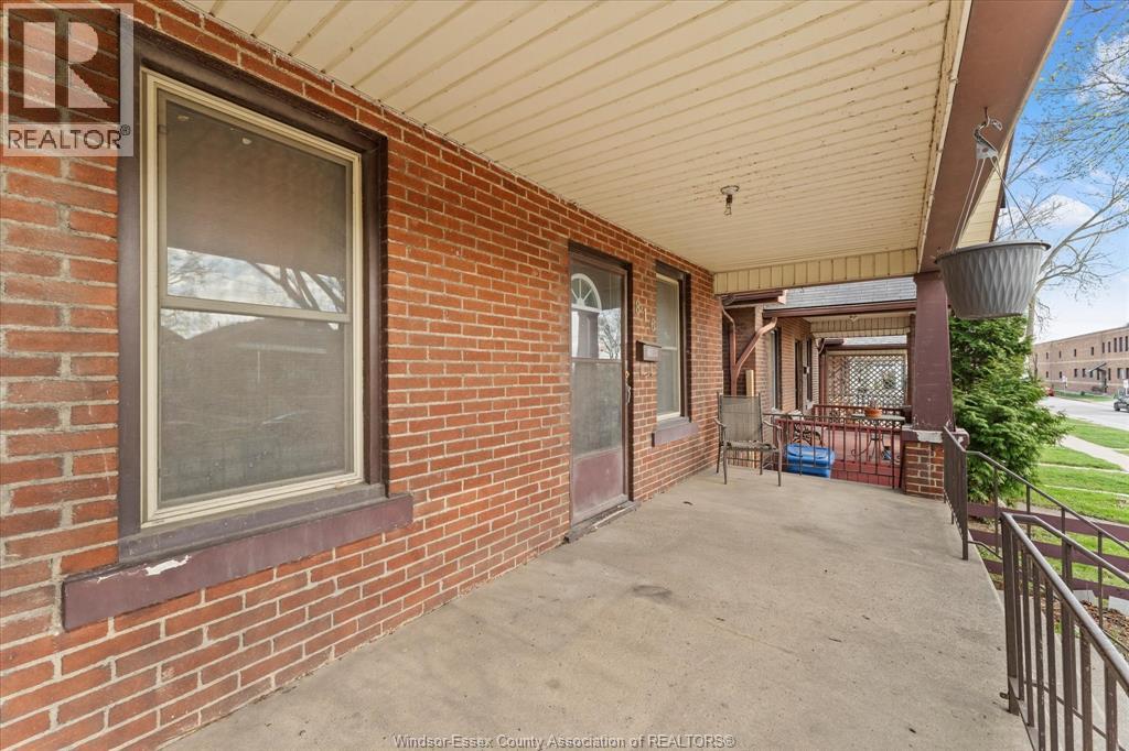 816 Janette, Windsor, Ontario  N9A 4Z9 - Photo 4 - 26008172