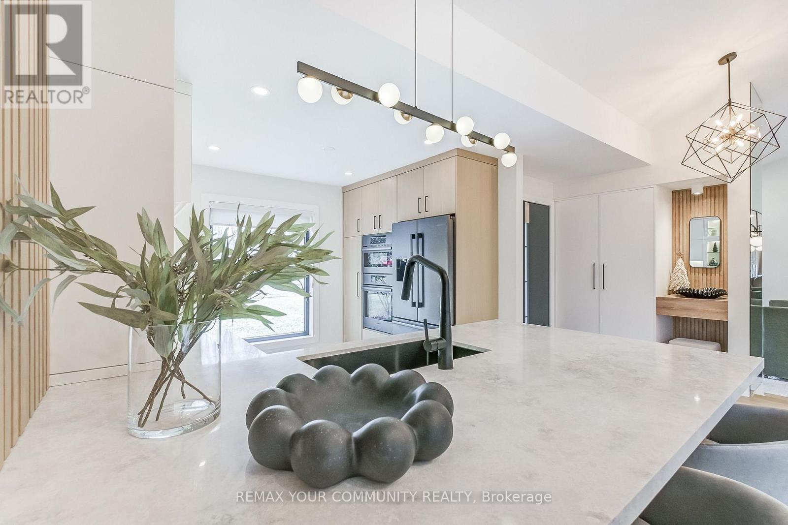 1688 Missenden Crescent, Mississauga, Ontario  L5J 2T4 - Photo 15 - W12996742