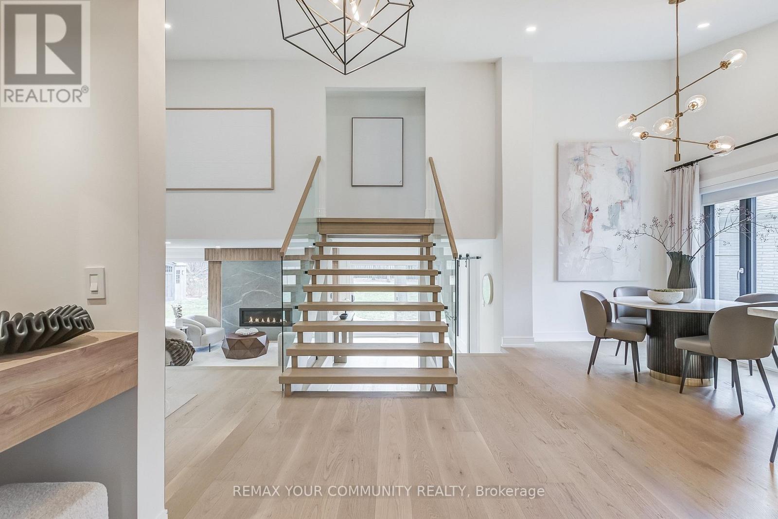 1688 Missenden Crescent, Mississauga, Ontario  L5J 2T4 - Photo 7 - W12996742